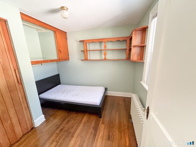 Building Photo - 51 Roaring Brook Rd