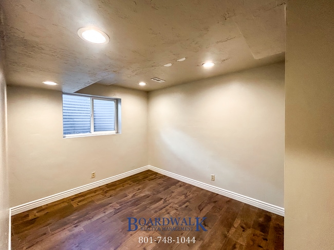Building Photo - Remodeled & Ready 5 bed in Sandy