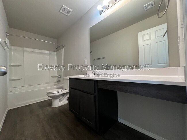 Building Photo - 1357 Dustin Dr