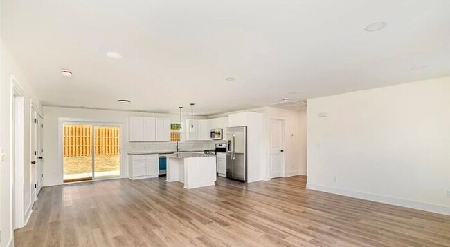 Building Photo - Charming BRAND NEW 3BR/2BA For Rent in Cha...