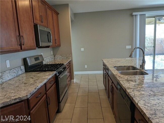 Building Photo - 909 Old Creek Way