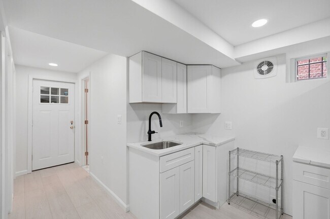Building Photo - Michigan Park Townhome | 4 Bed | 2.5 Bath | 1,700 Sf | Fenced-in Front & Backyard w/ Deck