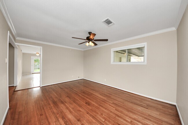 Building Photo - 9535 Vogue Ln