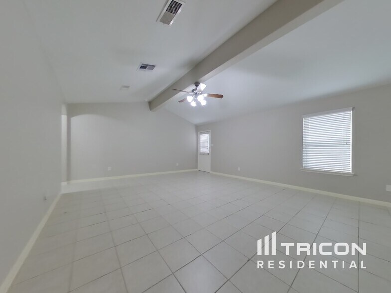 Building Photo - 612 Totem Trail Dr