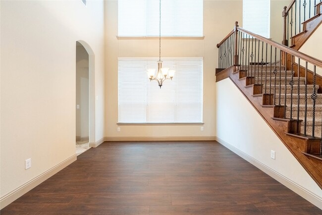 Building Photo - 917 Lake Meadow Ln