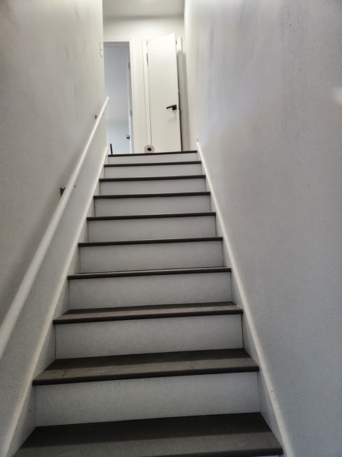 Building Photo - 32 Bellevue Dr