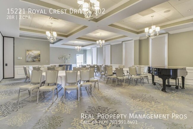 Building Photo - 15221 Royal Crest Dr