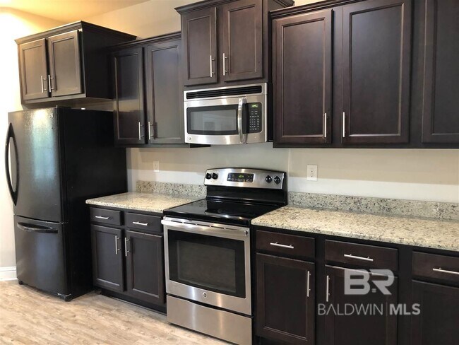 Building Photo - 23738 Havasu Dr