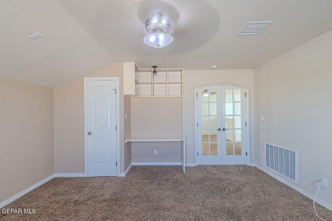 Building Photo - 2058 Bluff Creek St