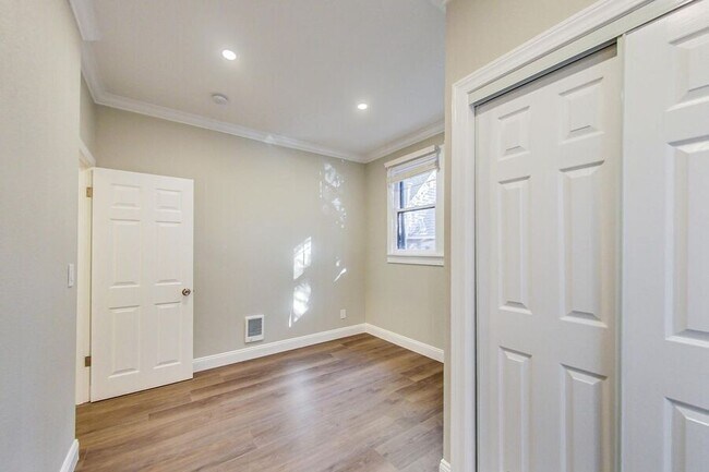 Building Photo - 297 MacArthur Blvd