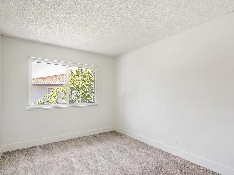 Building Photo - 4748 Greenholme Dr