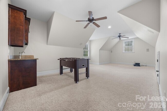 Building Photo - 334 Stonecliff Ln