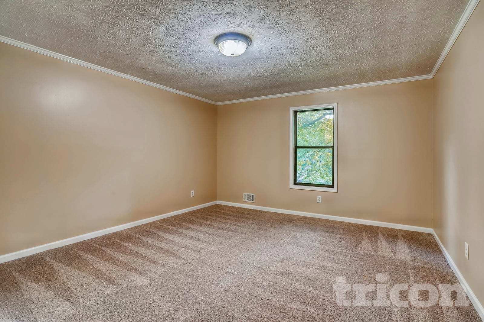 Building Photo - 136 Creekview Dr