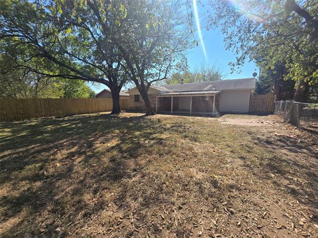 Building Photo - 877 Lexington Dr