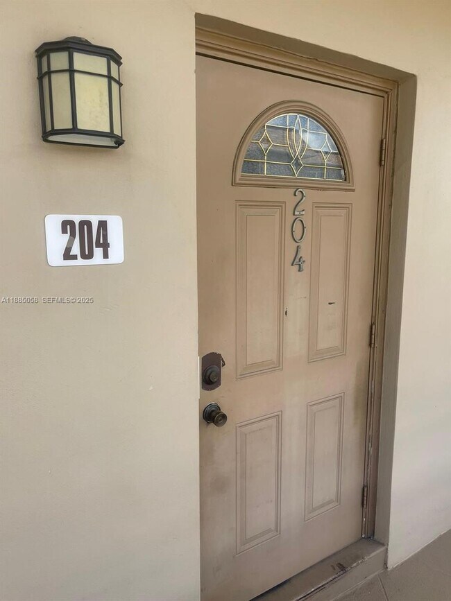 Building Photo - 5051 W Oakland Park Blvd