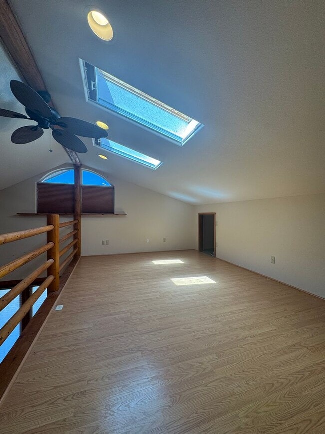 Building Photo - Idyllic 3bd, 2ba Retreat with Loft on 2+ A...