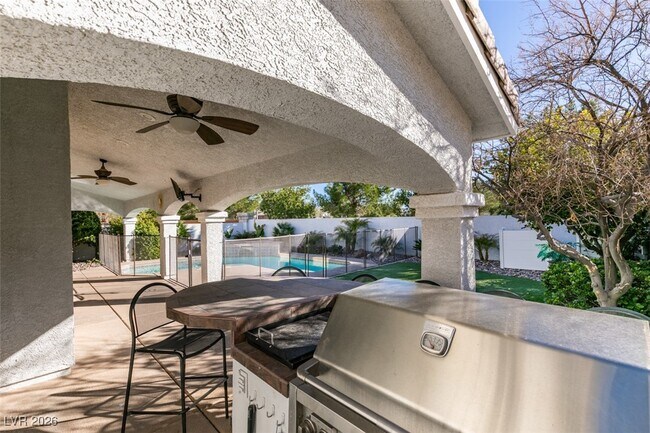 Building Photo - 685 Lynmar Ct