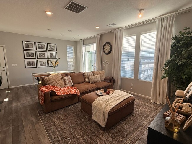 Building Photo - Modern 3 Bed - 2.5 Bath - Baseline - $500 Off First Months Rent!