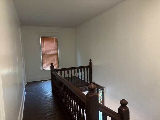 Building Photo - 218 Spencer St