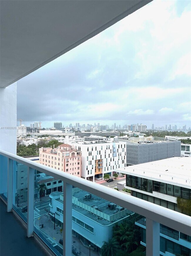 Building Photo - 2301 Collins Ave