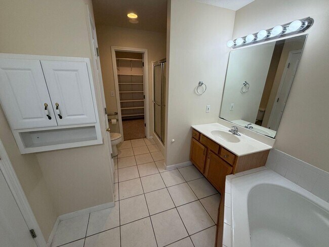 Building Photo - 509 Amazon Dr