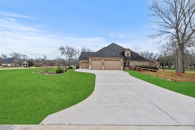Building Photo - 32711 Wales Cir