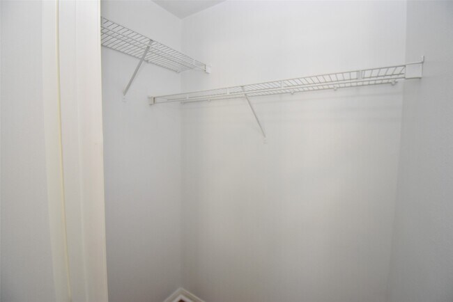 Building Photo - 2427 Teal Run Pl Dr