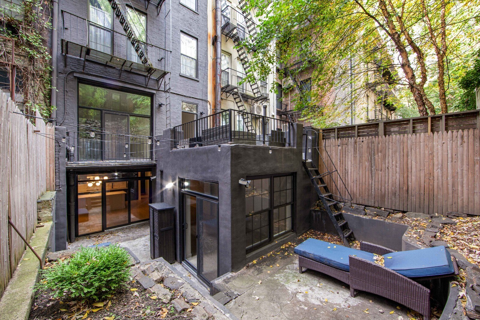 Building Photo - 355 E 50th St