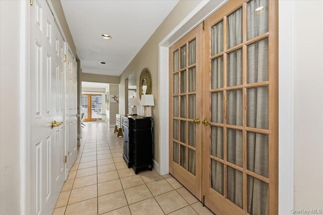 Building Photo - 14 Vinton St