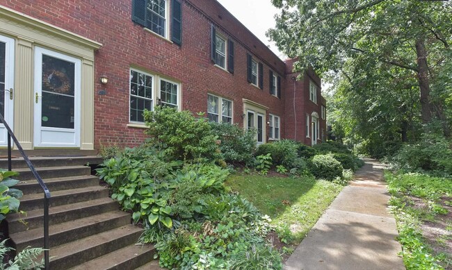 Building Photo - 1500 S Barton St