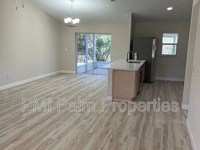 Building Photo - 117 SW Glenwood Dr