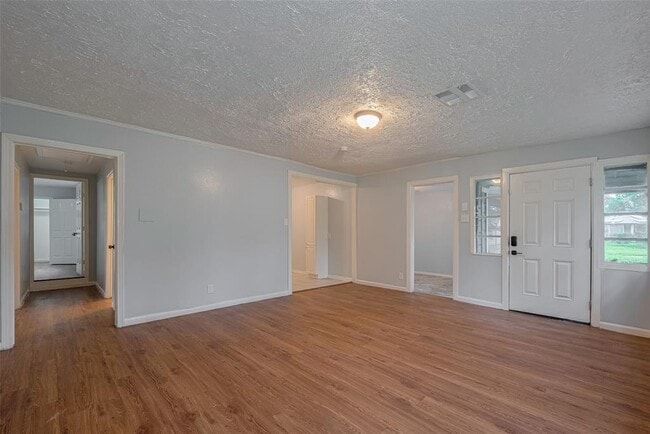 Building Photo - 4906 Larkspur St