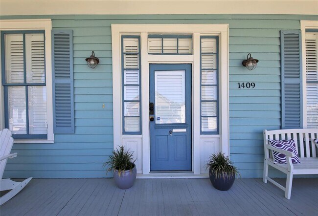 Building Photo - 1409 21st St