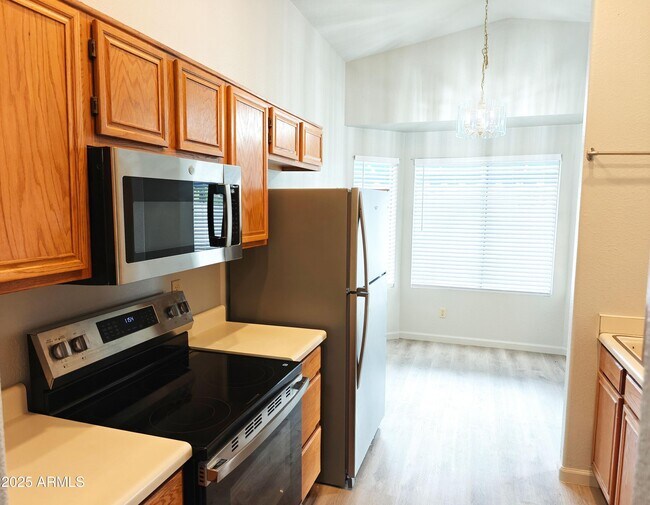 Building Photo - 8811 N 5th St