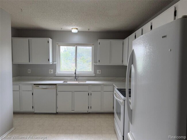 Building Photo - 27915 Berrywood Ln