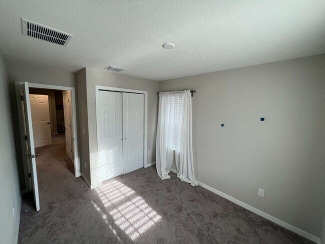 Building Photo - 7016 Grand Elm Dr