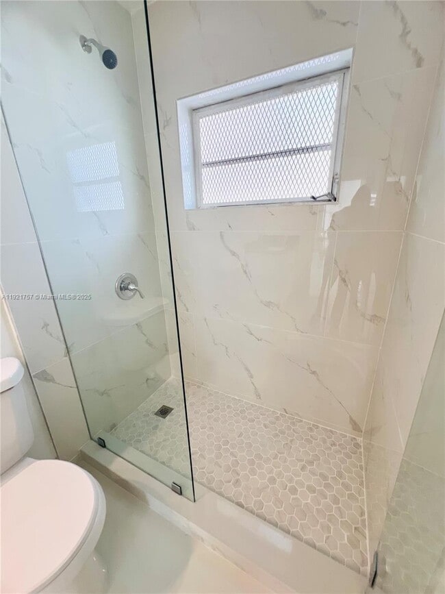 Building Photo - 651 SW 67th Ave