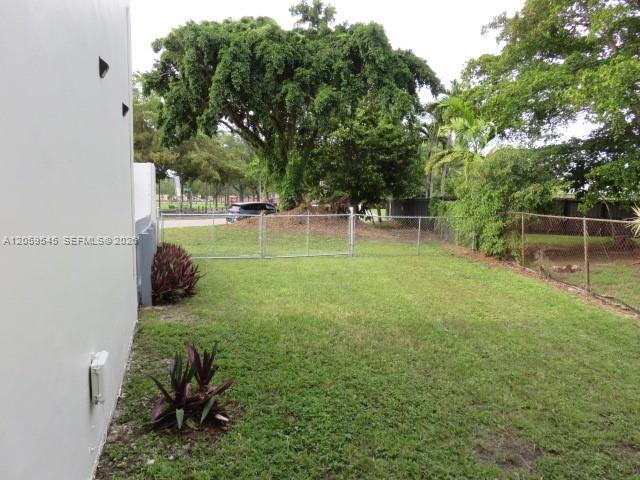 Building Photo - 12300 SW 18th Terrace