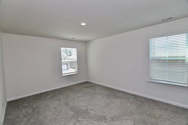 Building Photo - 352 Sandbach Rd