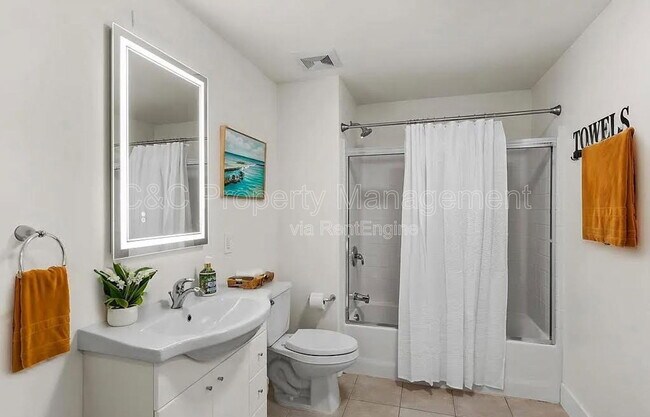 Building Photo - 404 N Horne St