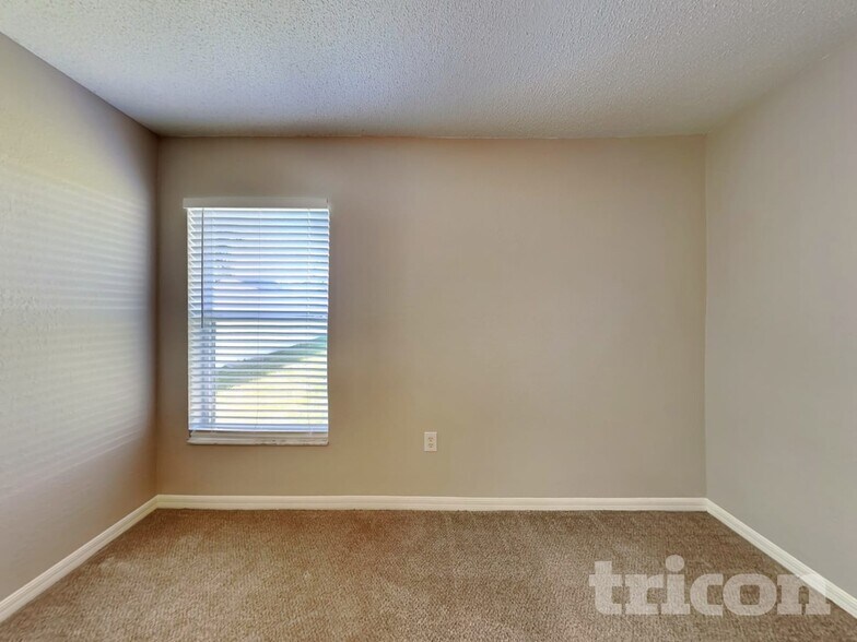 Building Photo - 1387 Laurel Glen Dr
