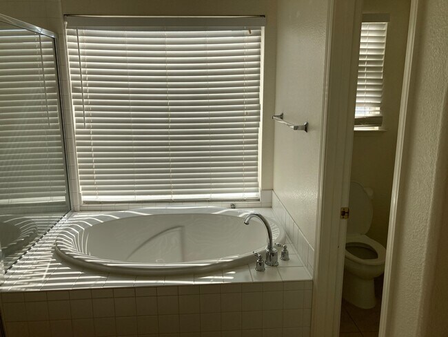 Building Photo - 1575 Tulip St