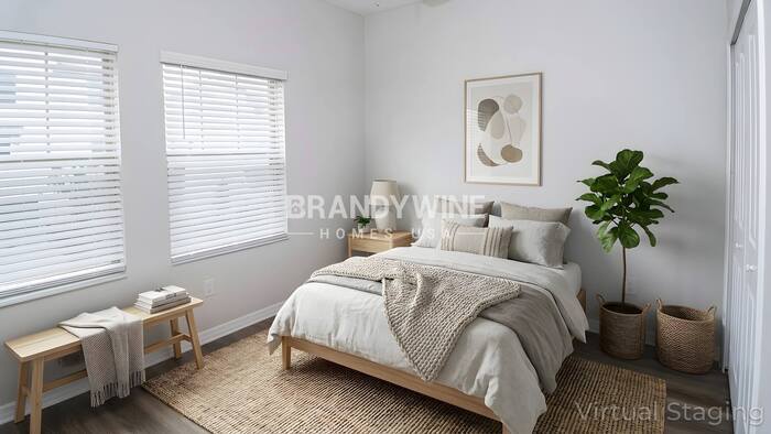 Building Photo - 5573 Mercado Dr