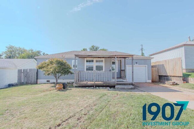 Primary Photo - Charming & Updated 3-Bedroom Home in Moore...