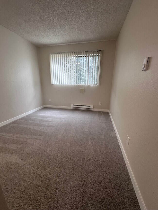 Building Photo - 3001 SW Avalon Way