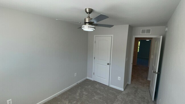 Building Photo - 5549 Wenrich Dr
