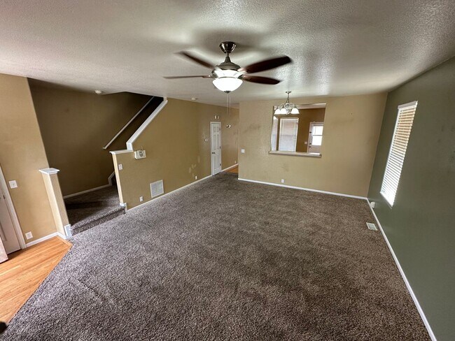 Building Photo - 2057 Creekridge