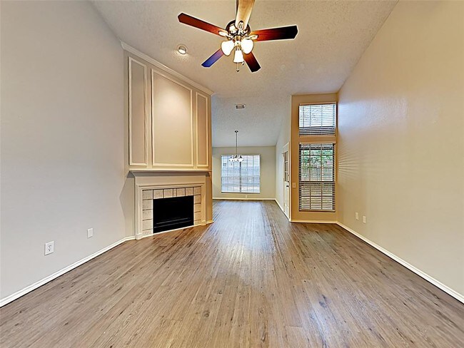 Building Photo - 2525 Country Creek Ln