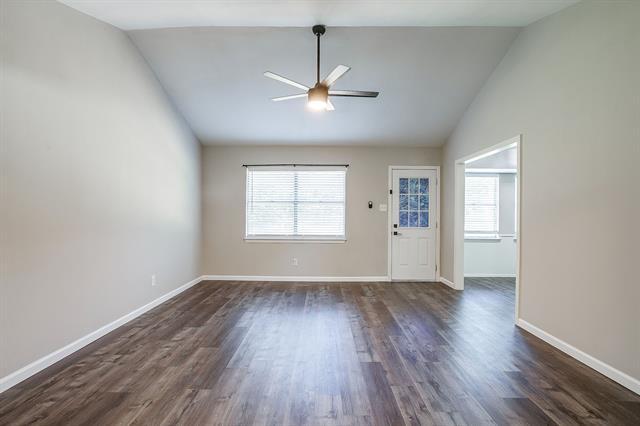 Building Photo - 317 NW Suzanne Terrace