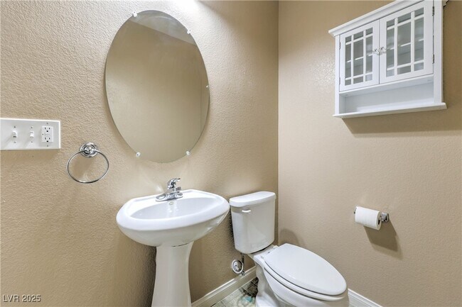 Building Photo - 121 Pettswood Dr